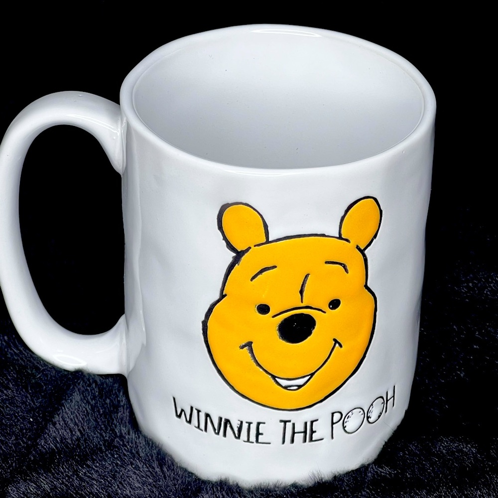 WINNIE THE POOH MUG / CUTE